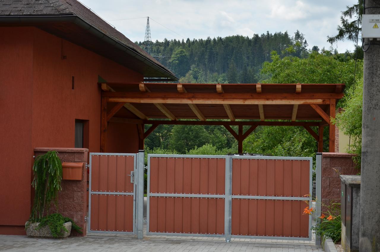 Hotel Penzion Aura Dvůr Králové nad Labem Esterno foto